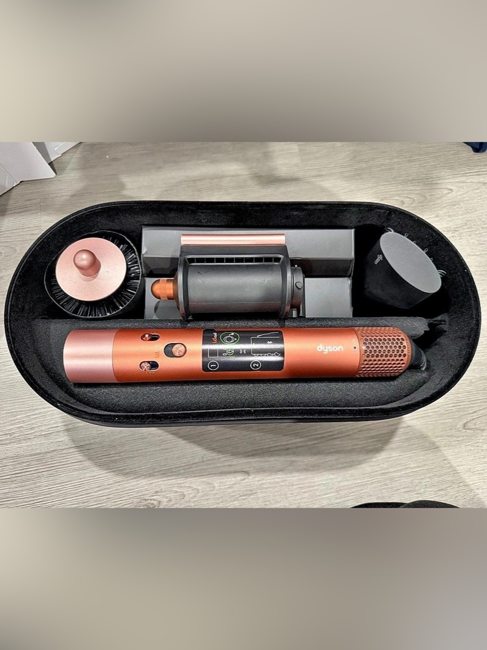 Dyson Airwrap i.d.™Multi-Styler in Amber Silk NOB w/ all attachments CASE DAMAGE